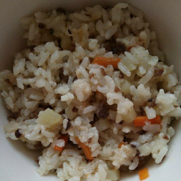 宝宝辅食:香菇土豆焖肉饭—每粒米饭都吸收了菜汁肉汤，方便，营养，满屋飘香！12M+