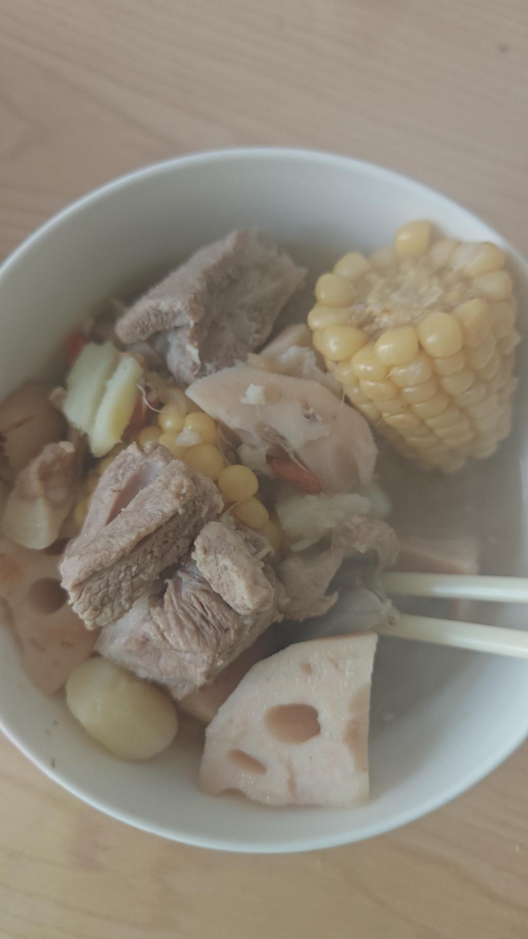 山药玉米莲藕排骨汤