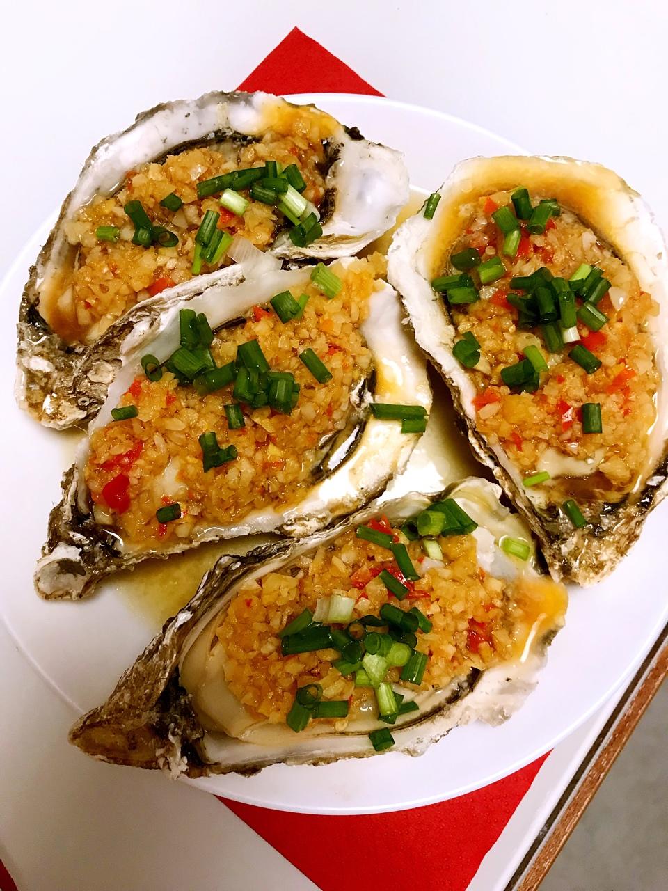 女巫璐璐做的蒜茸蒸生蚝