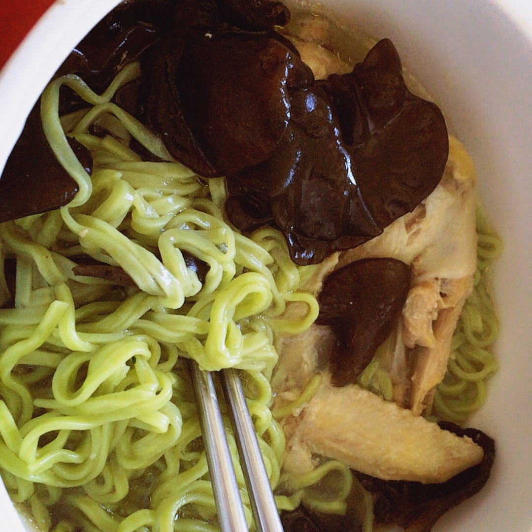 自制纯天然蔬菜汁彩色面条