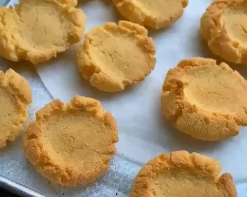 进阶生酮改良奶油杏仁叶子奶酪饼干