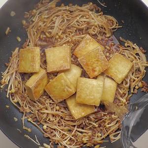 肉末金针菇烧豆腐的做法 步骤3