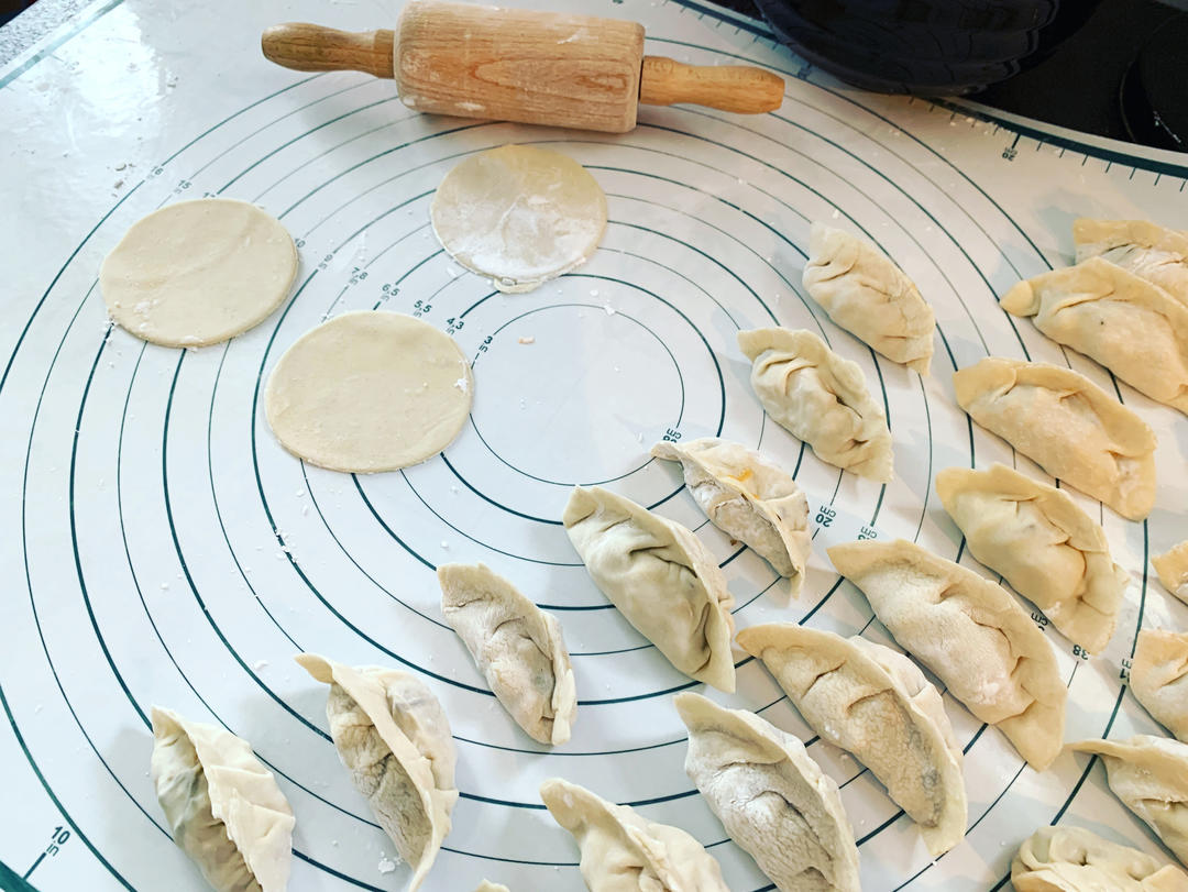 手工揉面三分钟，又韧又薄又好包的饺子皮