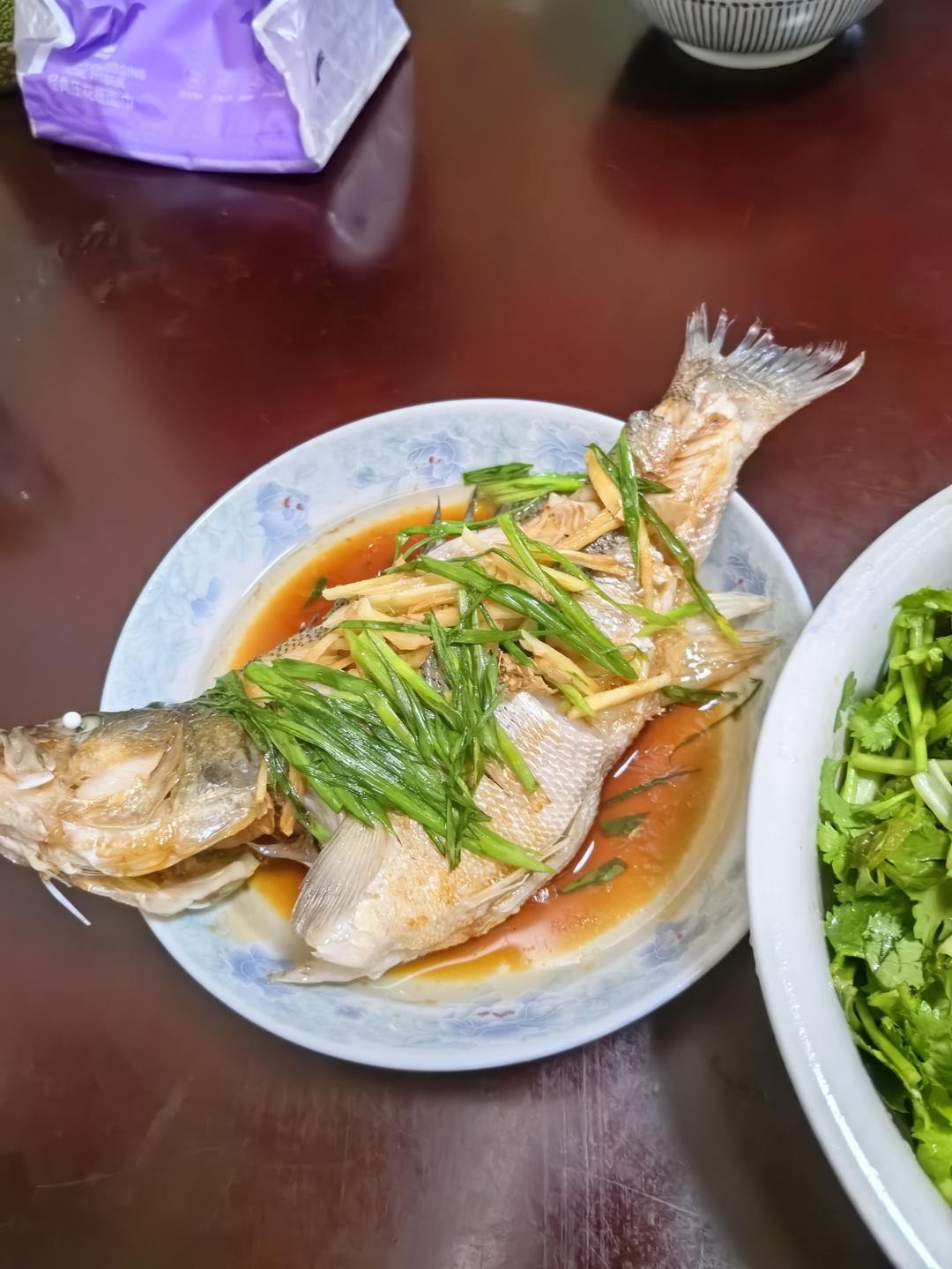 清蒸鲈鱼