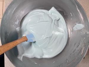 高颜值甜品❗️蓝颜蜜桃蛋糕卷的做法 步骤8