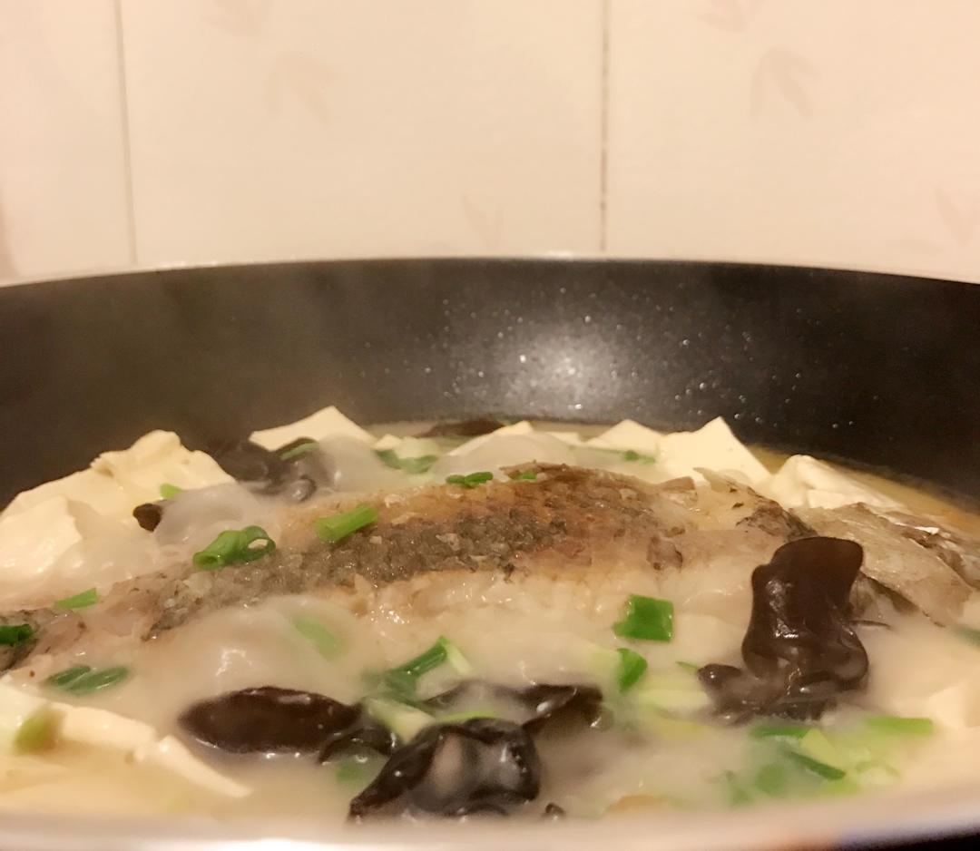 鲫鱼豆腐汤