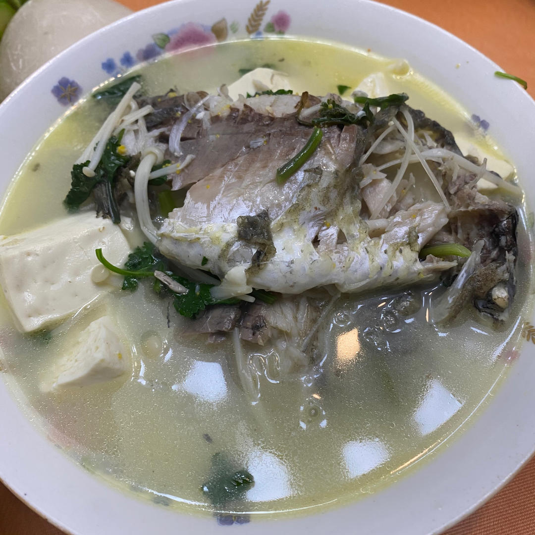 鲫鱼豆腐汤