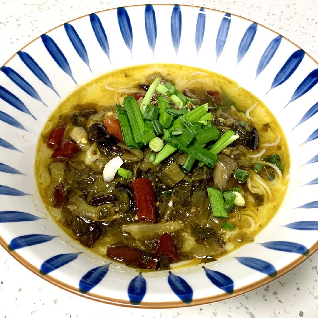 酸菜肉丝米线（独家秘制酸汤）