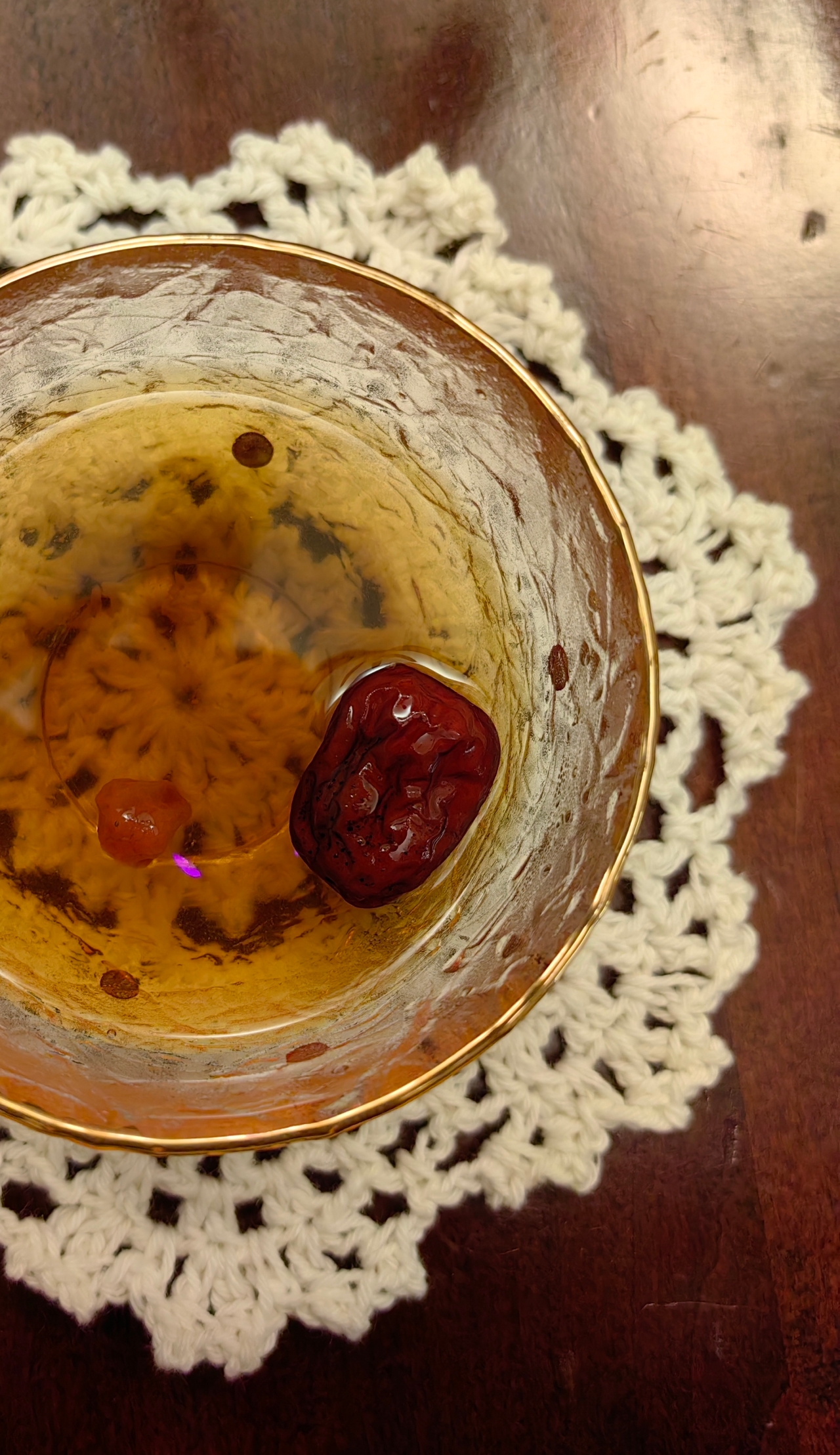 红枣枸杞热黄酒的做法