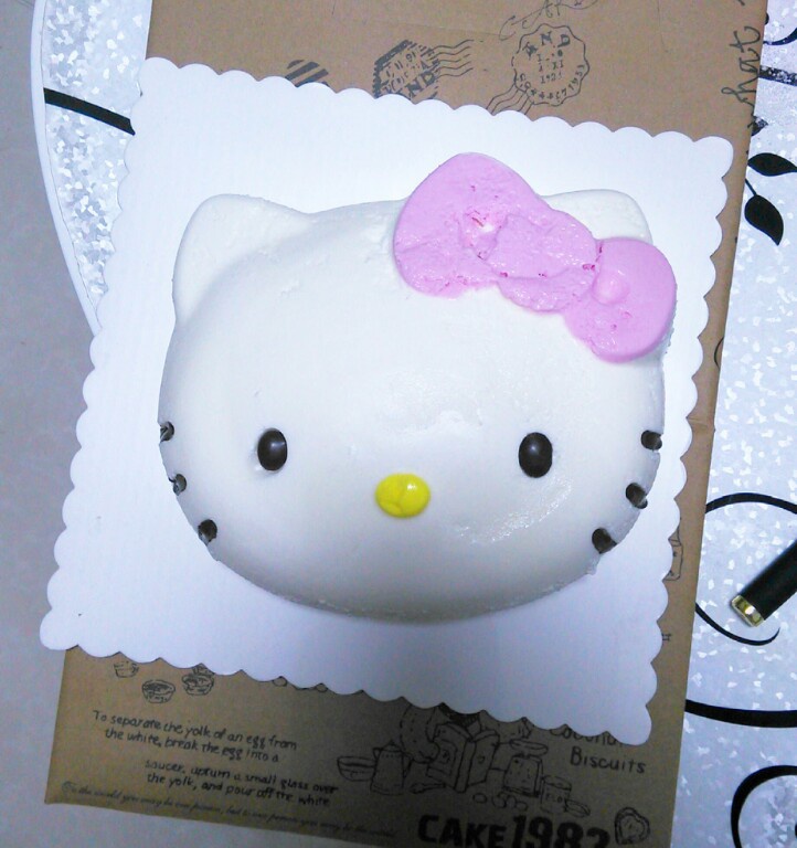 Hello Kitty 酸奶慕斯