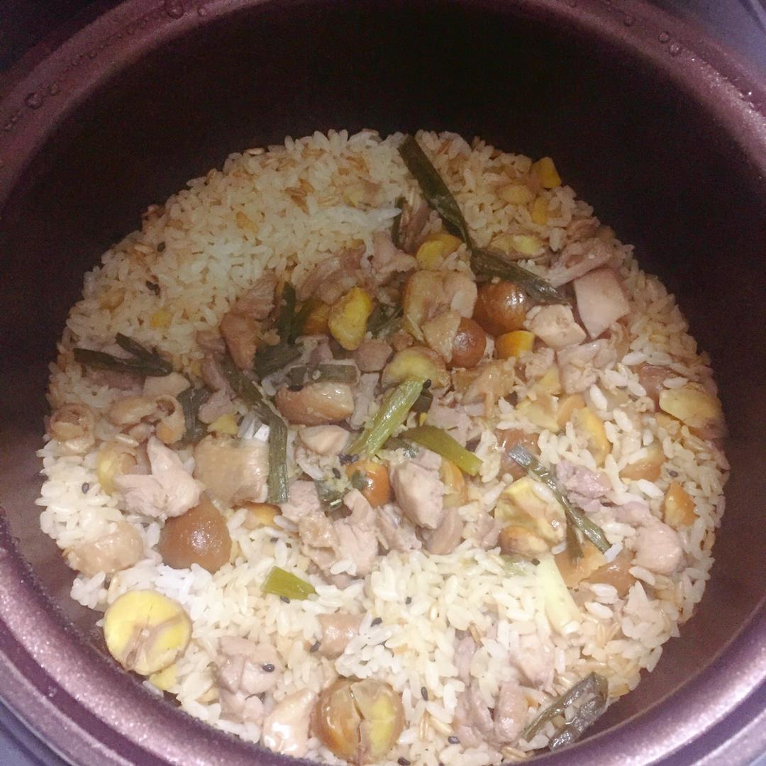 电饭煲栗子鸡腿焖饭