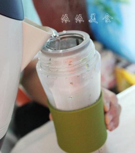 雪菊枸杞茶的做法