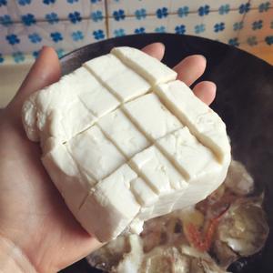 豆腐蟹煲的做法 步骤4