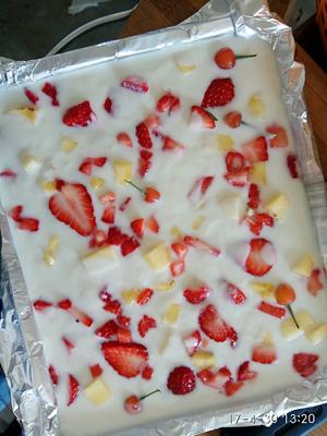 酸奶水果薄脆 替代冰淇淋的做法 步骤1