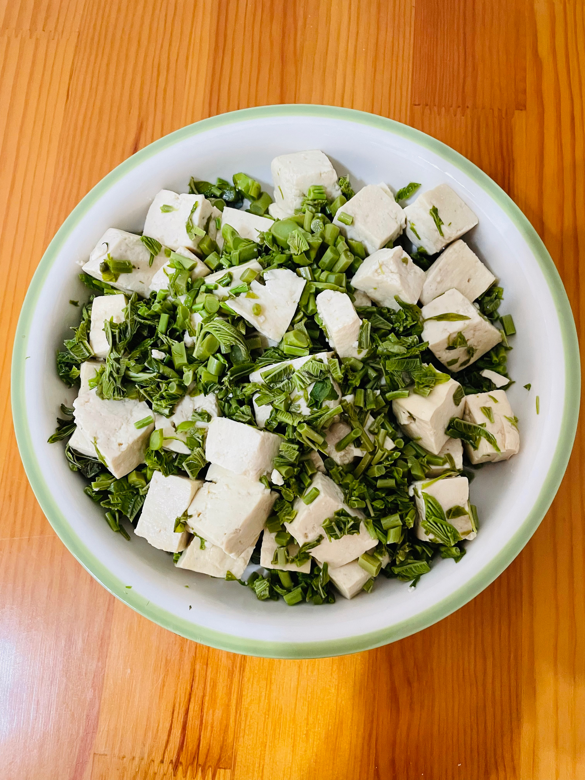 时令菜：香椿拌豆腐的做法