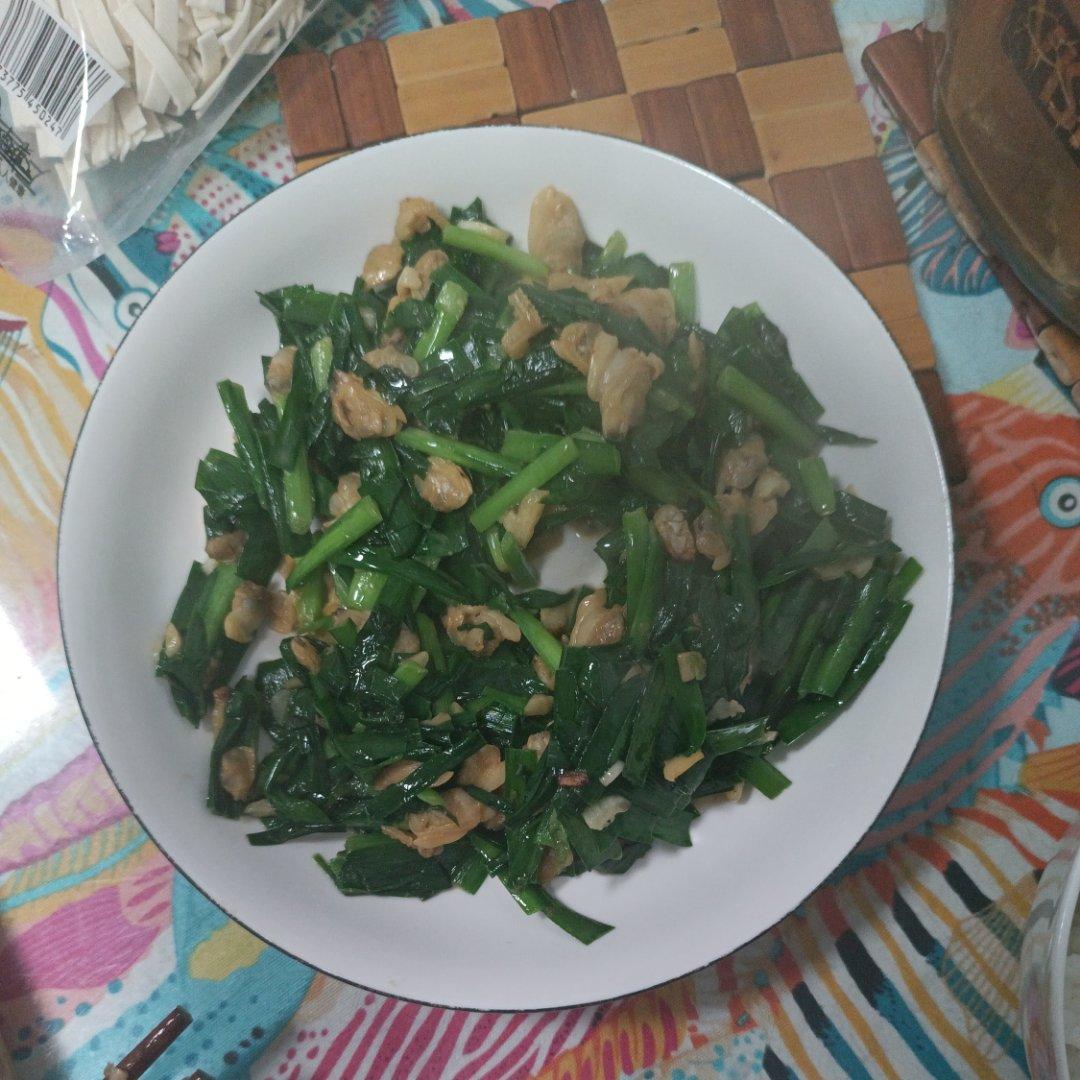 今日菜谱：蛤蜊肉炒韭菜