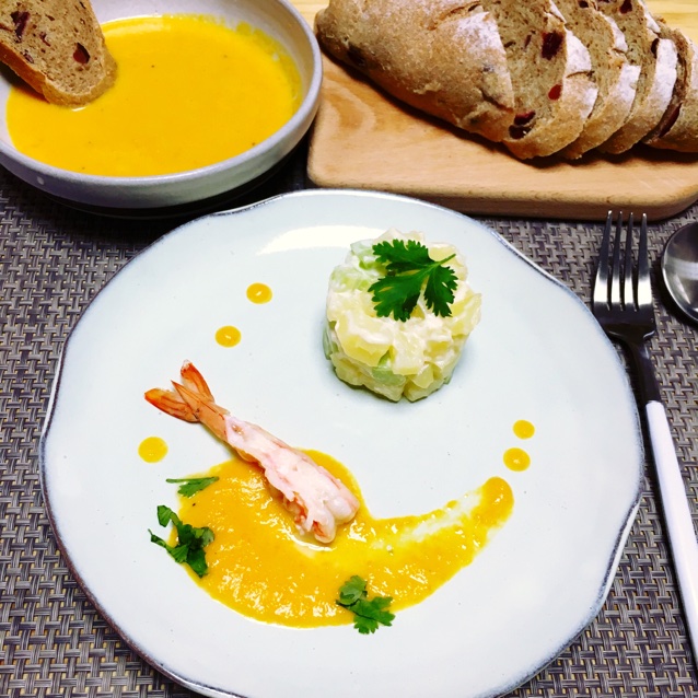 西班牙风味大虾佐虾肉塔塔土豆沙拉