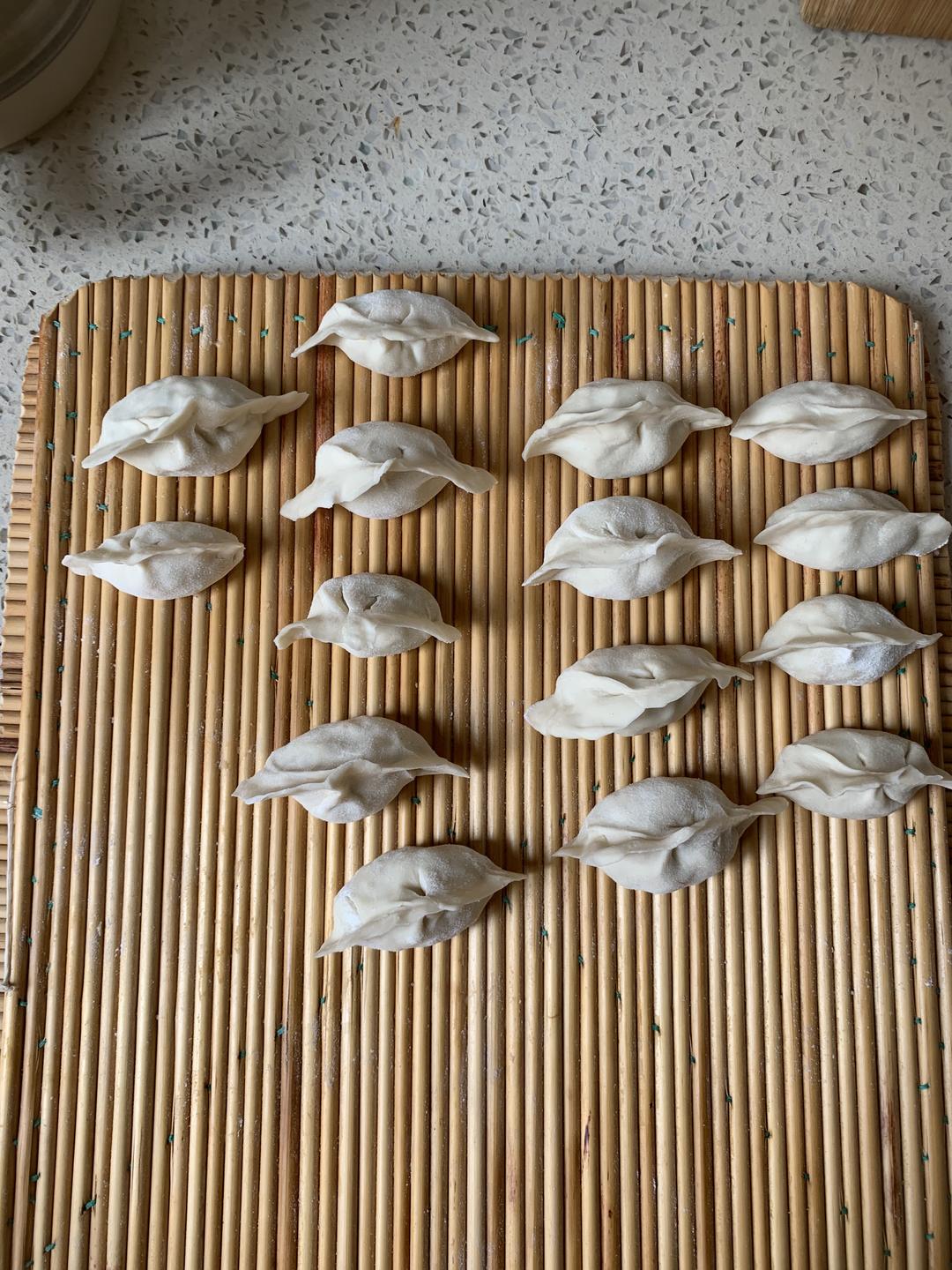 清淡的黄瓜鸡蛋水饺