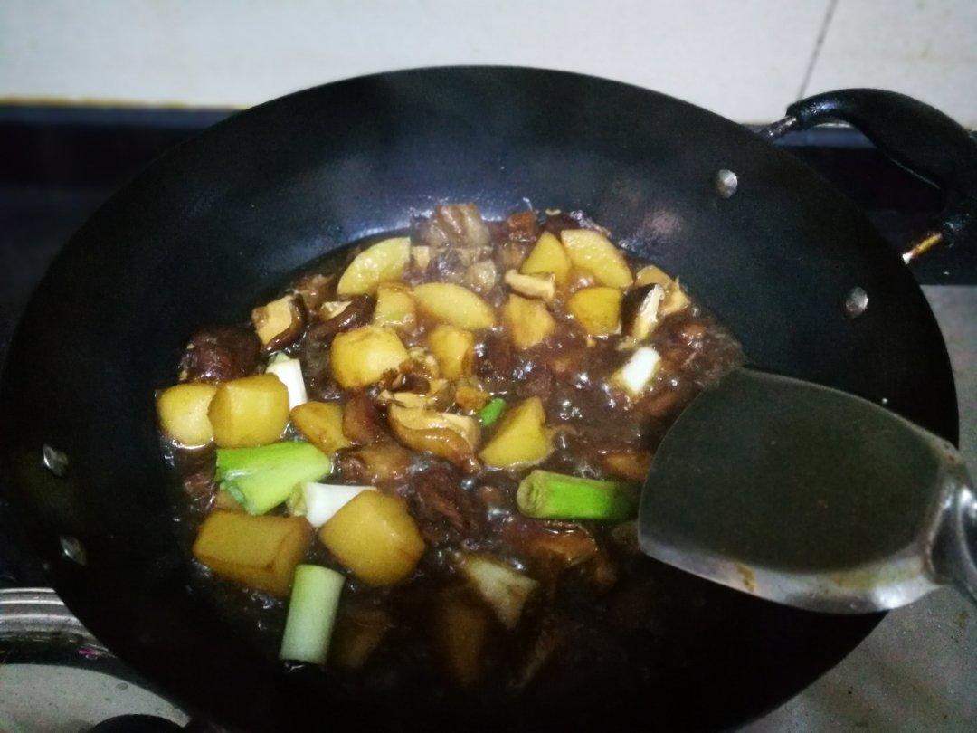 堂妈小厨——小土豆红烧肉