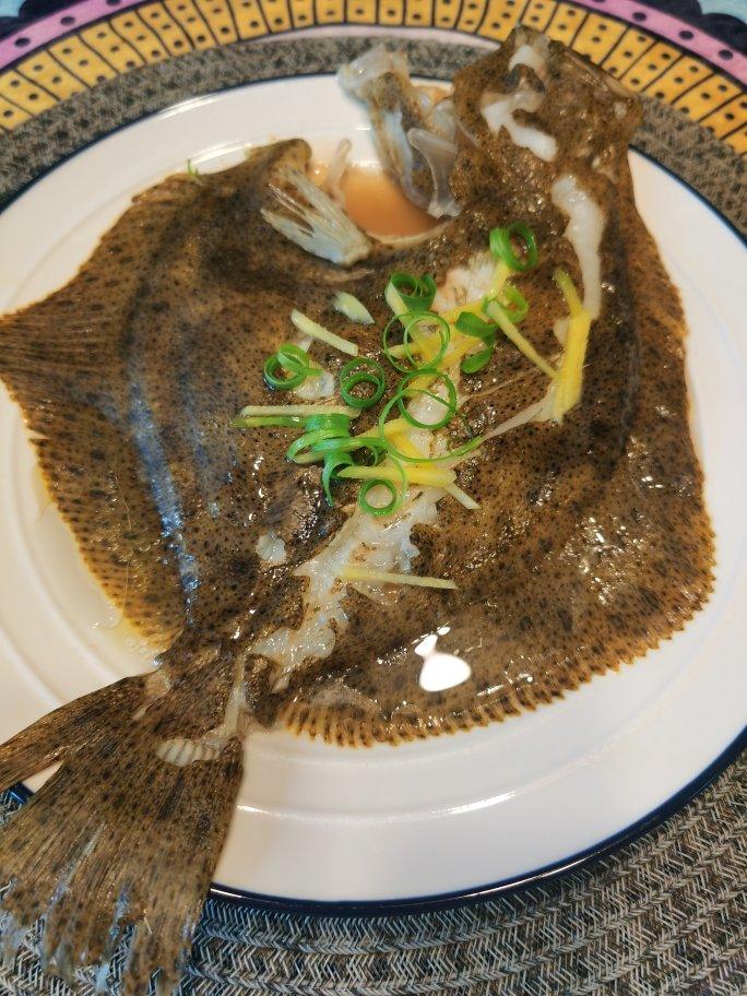 清蒸多宝鱼（黄鱼、鲈鱼、桂鱼……）