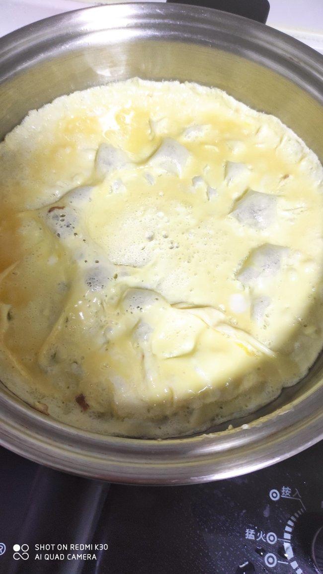 就像有句话所说：成年人的世界里，从来就没有“容易”二字。很多时候，你只能单枪匹马，直面生活的兵荒马乱。