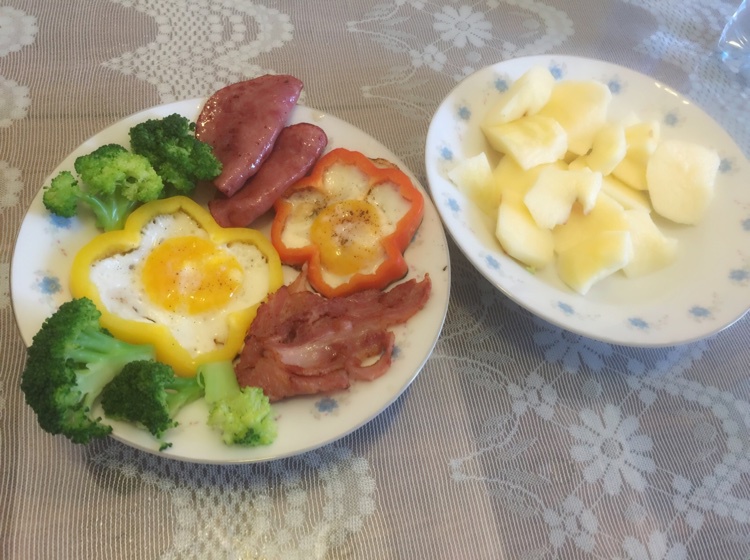 彩椒圈太阳花煎蛋