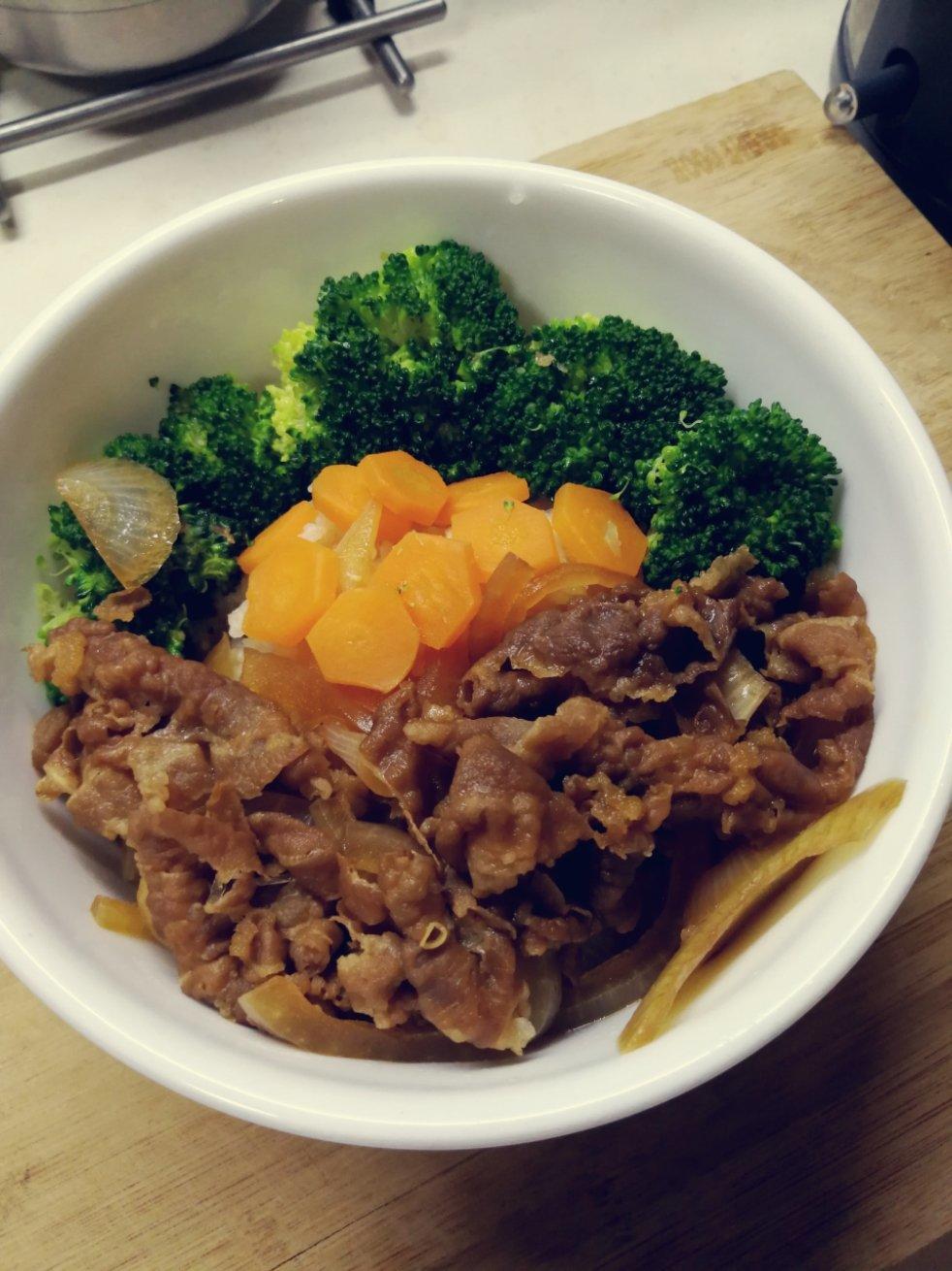 和风牛肉饭(吉野家牛肉饭)