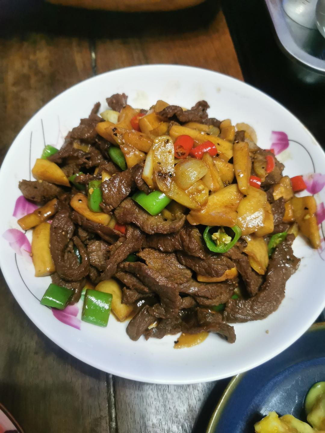黑椒杏鲍菇牛肉粒