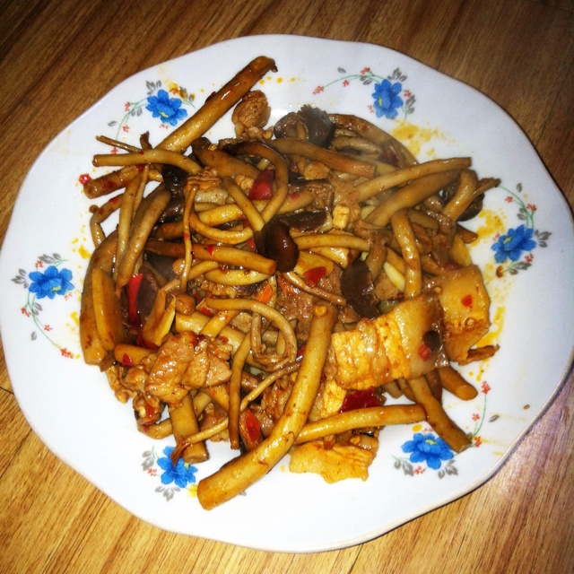 茶树菇炒肉片