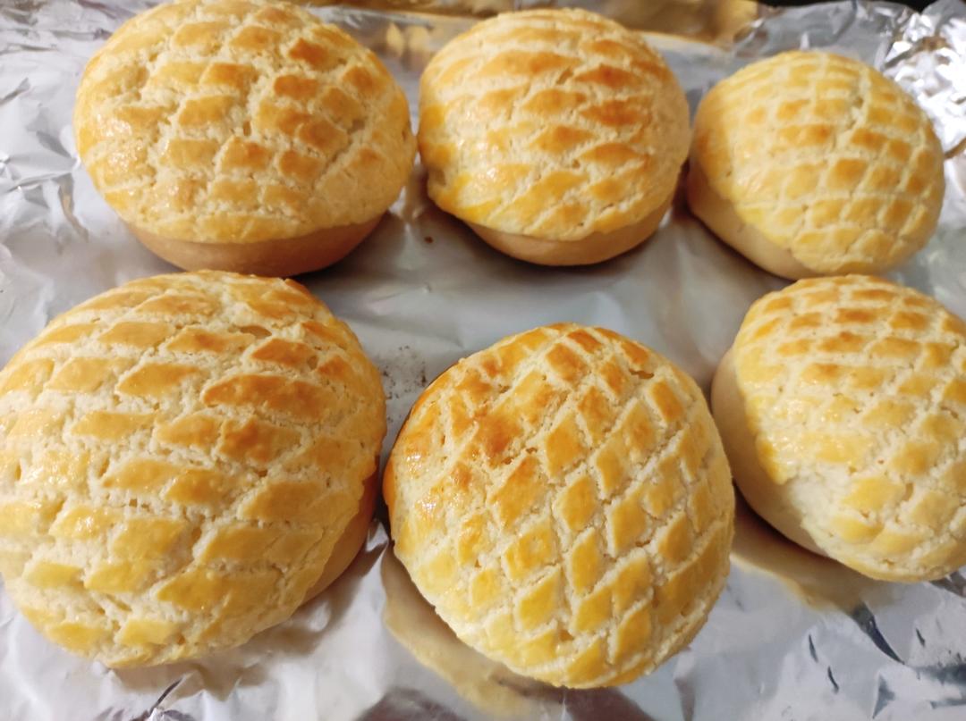 好吃到炸裂的港式菠萝包（附带制作酥皮的小视频）