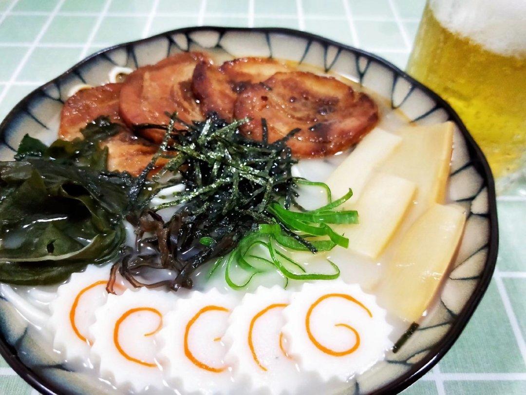 日式骨汤拉面