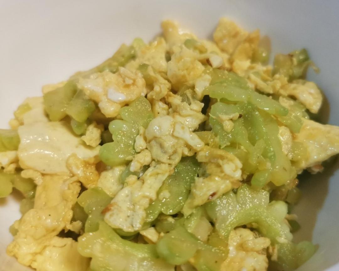 苦瓜炒蛋的做法