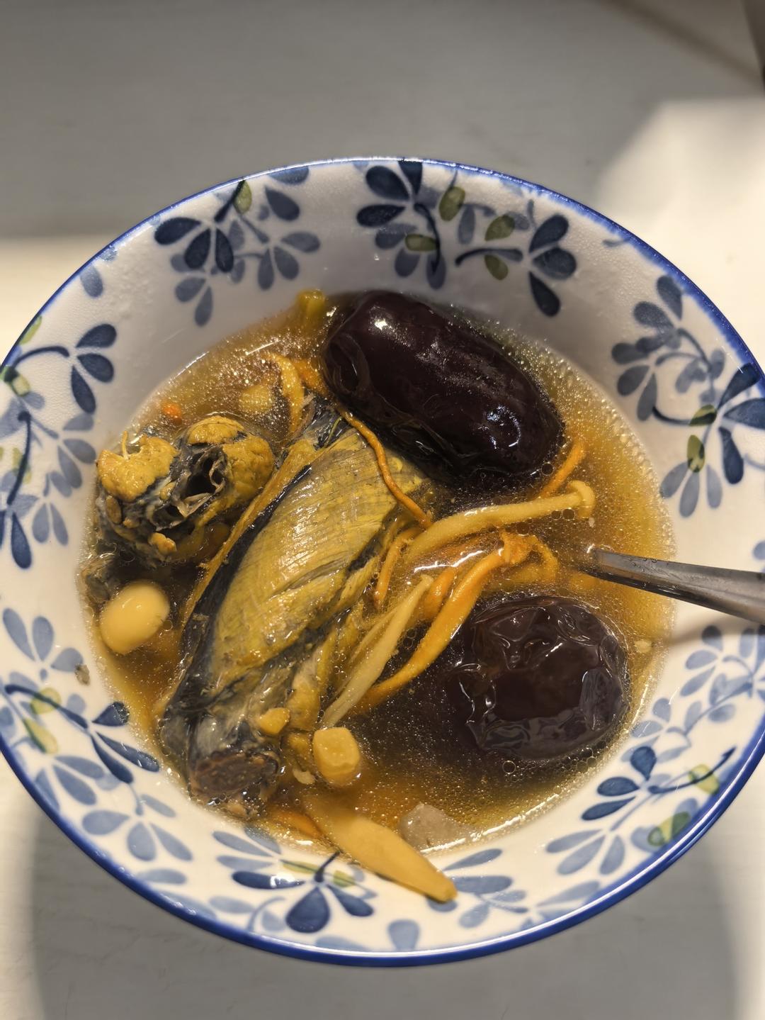 乌鸡双菇汤（儿童也能喝的元气汤）