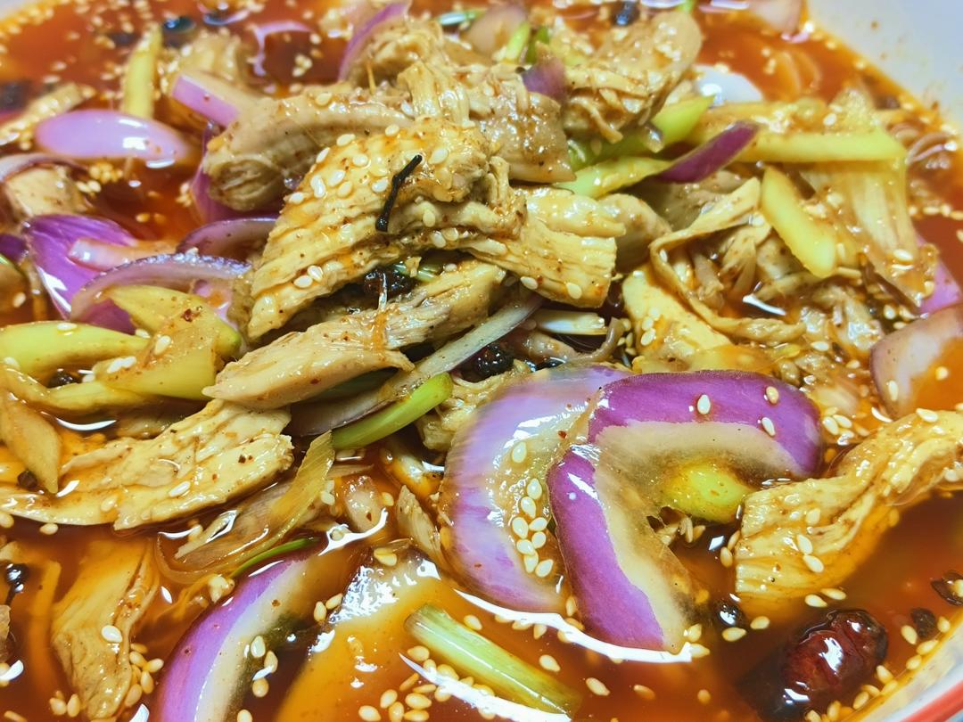 椒麻鸡（最正宗新疆做法，附赠鸡肉鲜香鸡皮Q弹的秘密）