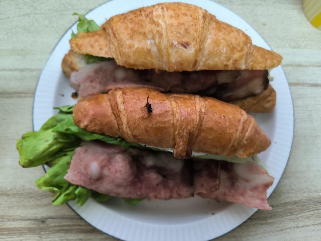 碱水可颂三明治