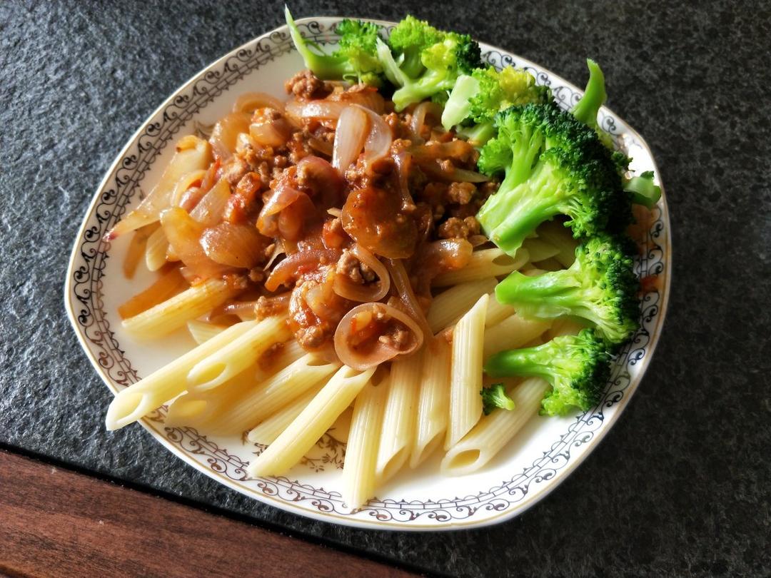 番茄肉酱意大利通心面