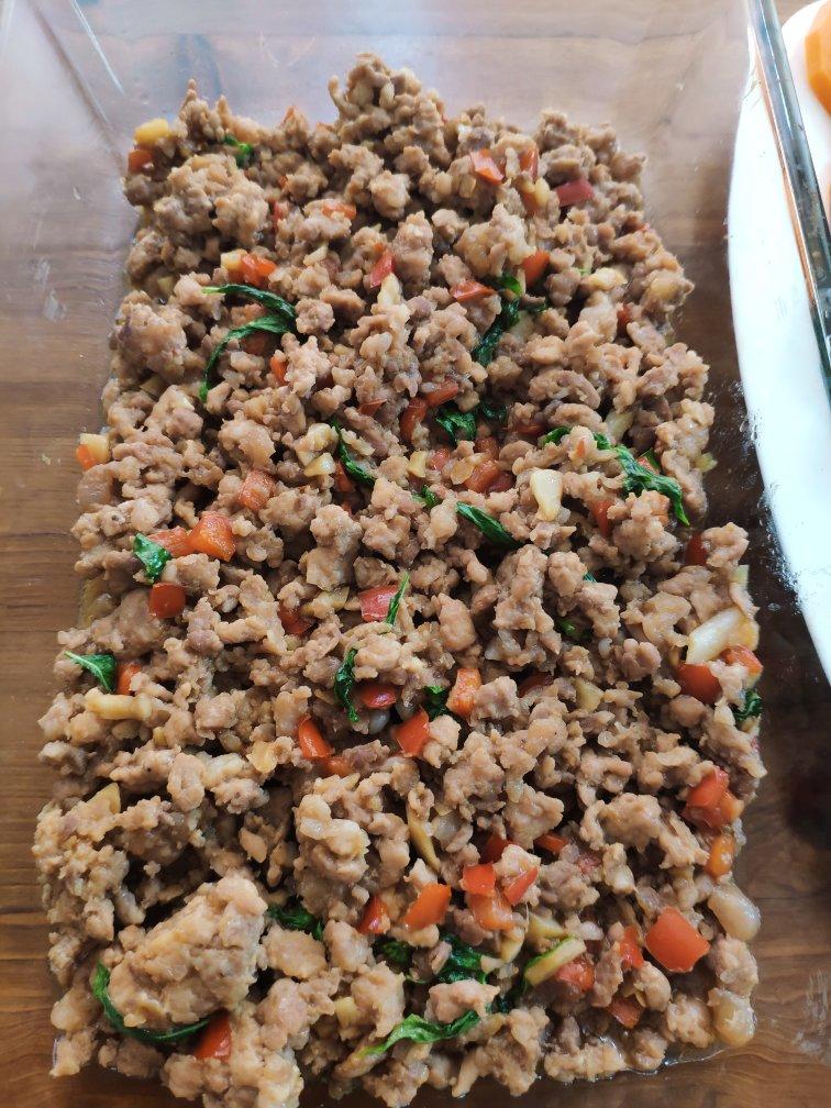 饭扫光—泰式金不换猪肉碎