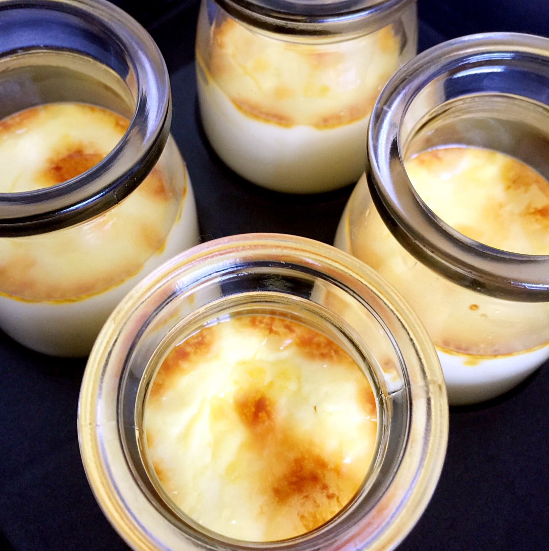 Crèmebrulée。法式烤布雷。焦糖布丁。