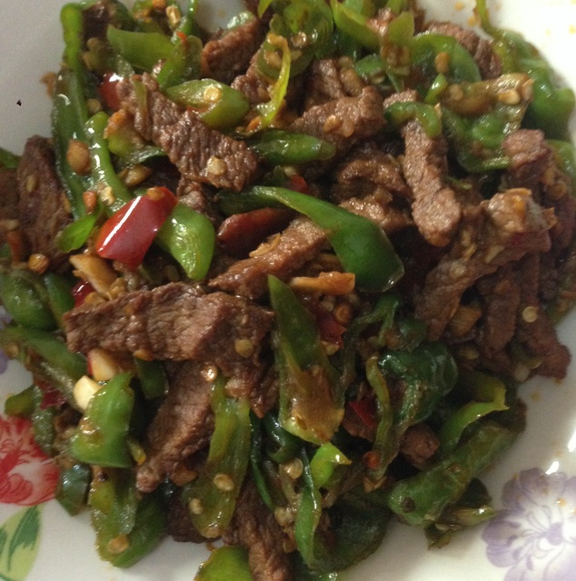 自量做的青椒炒牛肉