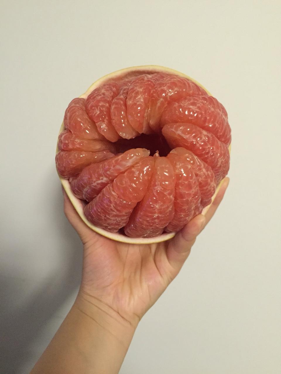 巧剥柚子皮