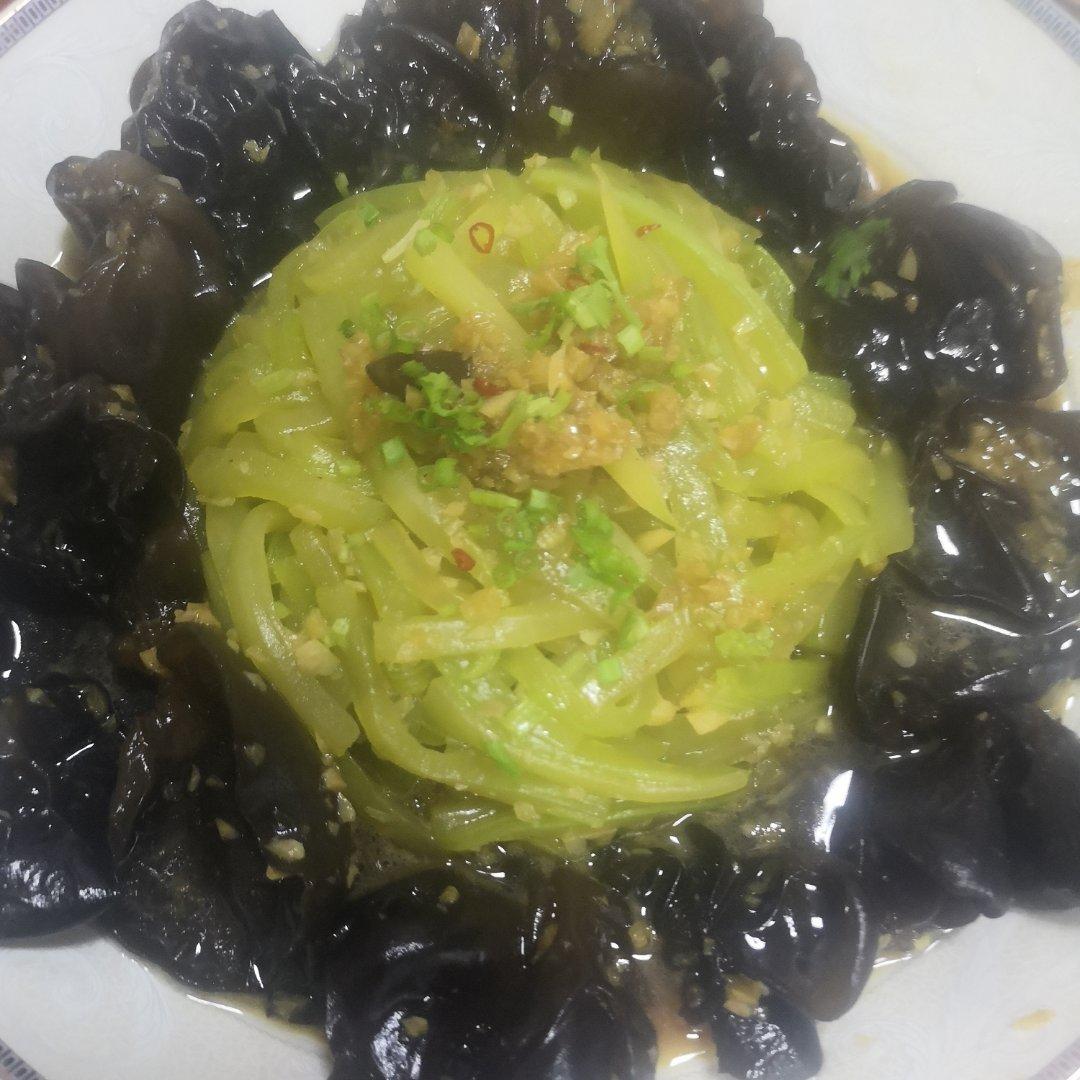 凉拌莴笋丝