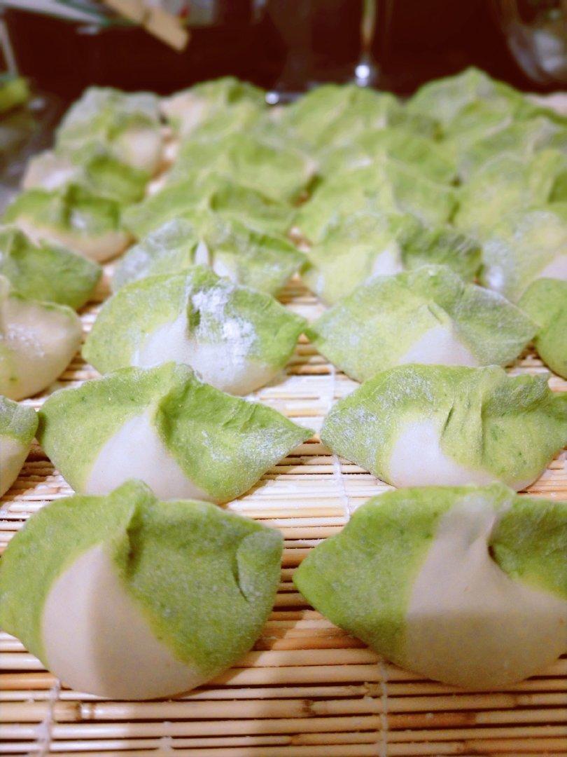 软萌的白菜饺子