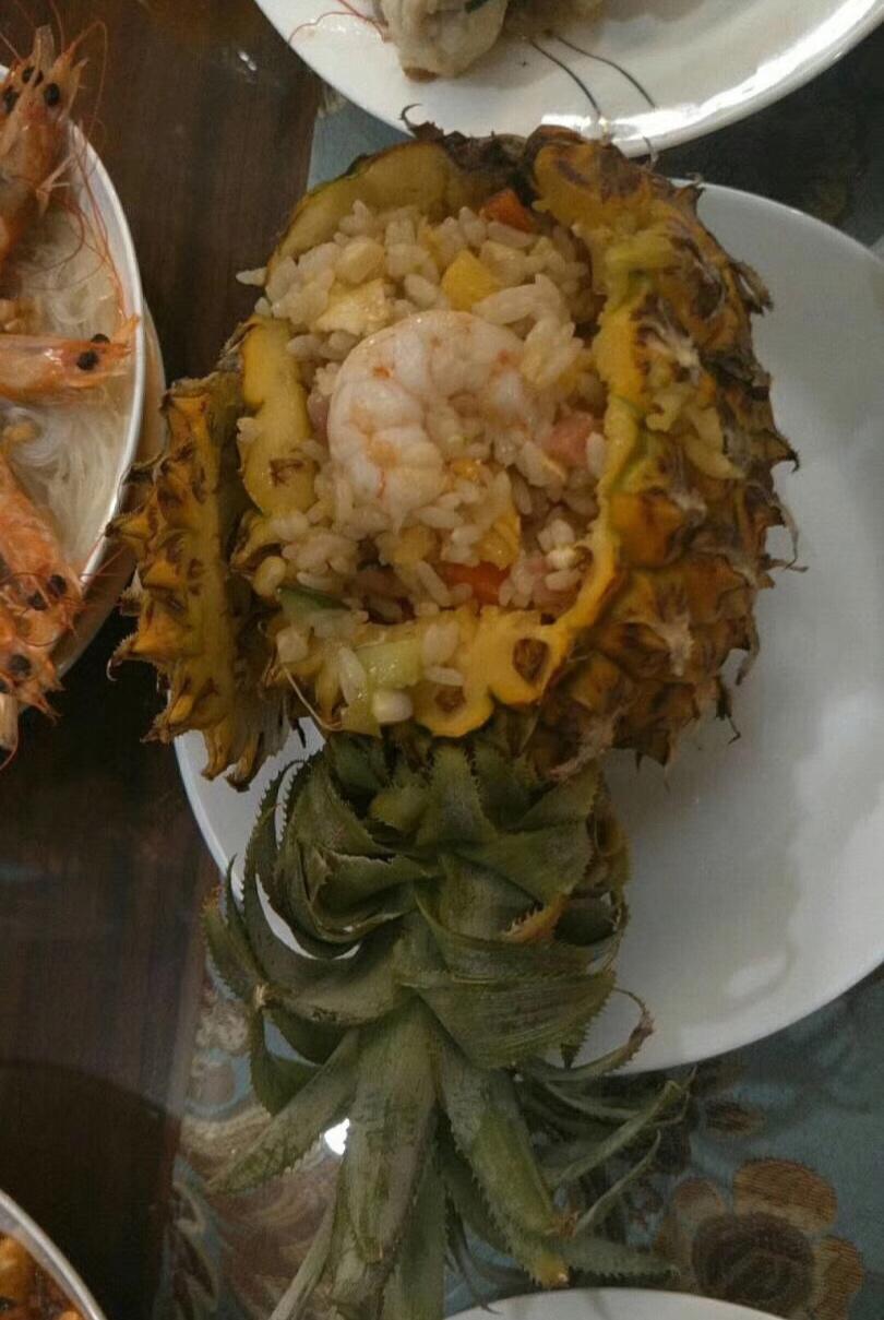 虾仁菠萝炒饭
