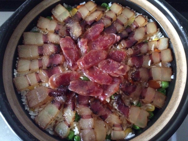 腊味沙锅饭