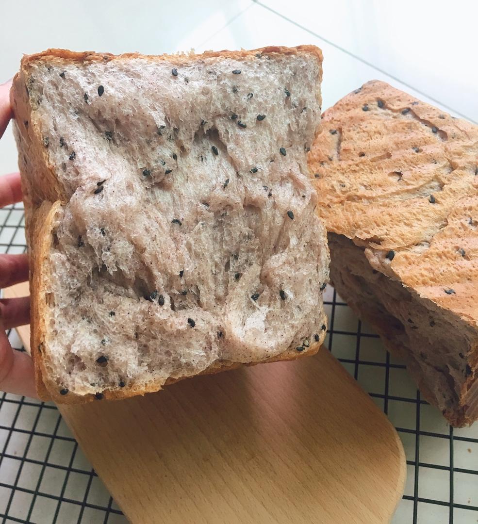 营养丰富的黑芝麻小吐司