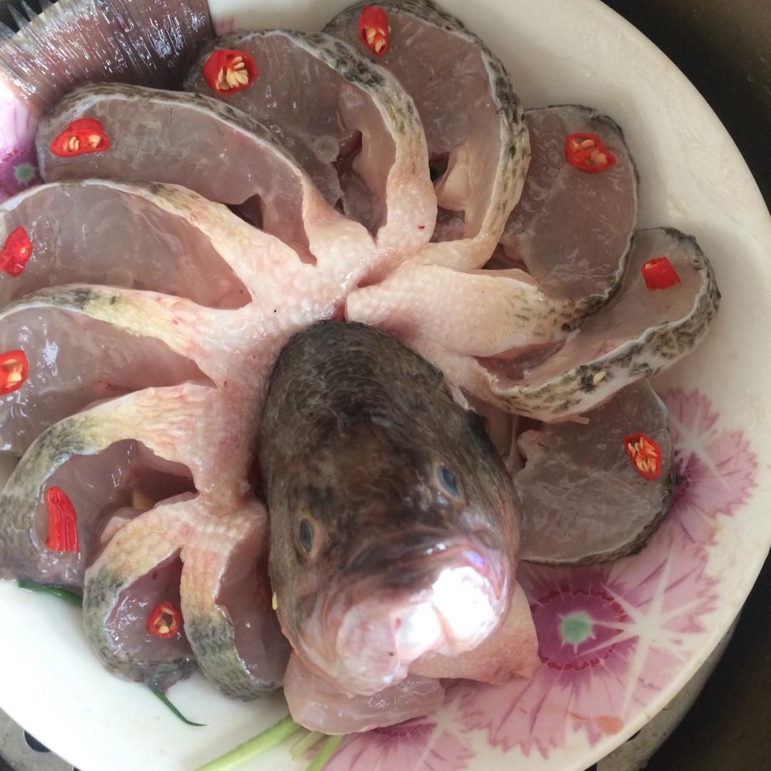 孔雀开屏清蒸鱼