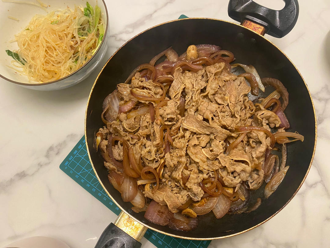 洋葱肥牛饭