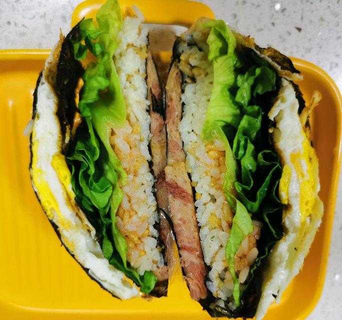 网红午餐肉折叠包饭