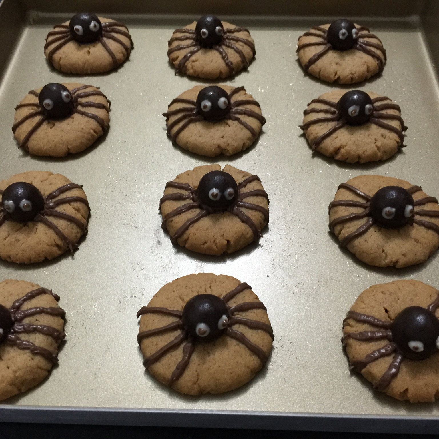 万圣节蜘蛛花生酱曲奇