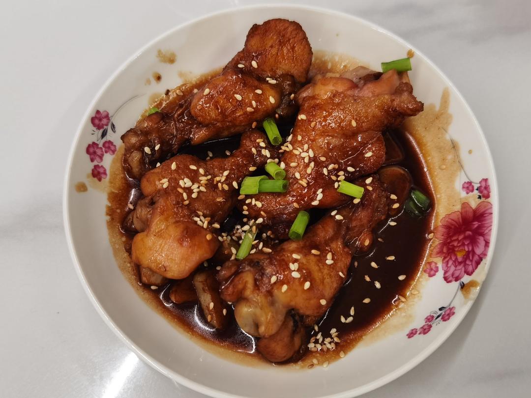 好吃到舔手指的「蒜香蜜汁鸡翅根」👍